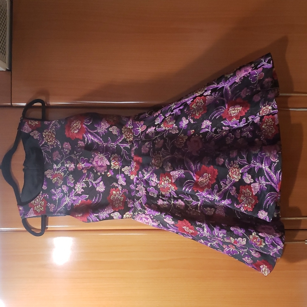 Alice + Olivia FOSS CUTOUT FLORAL-BROCADE DRES - Picture 3 of 5